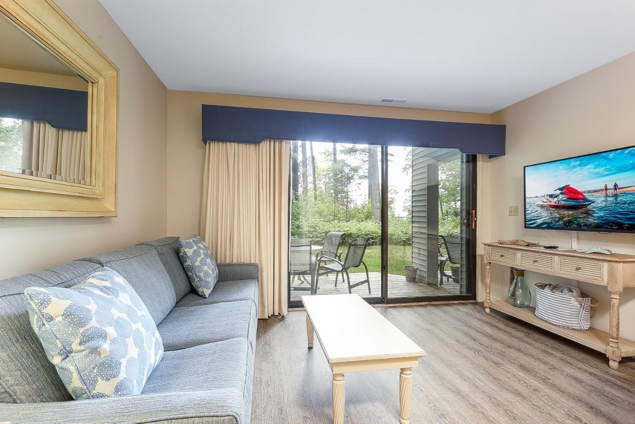 Beautiful 2 Bedroom Lakeside Condo At The Shores Traverse City Exterior foto