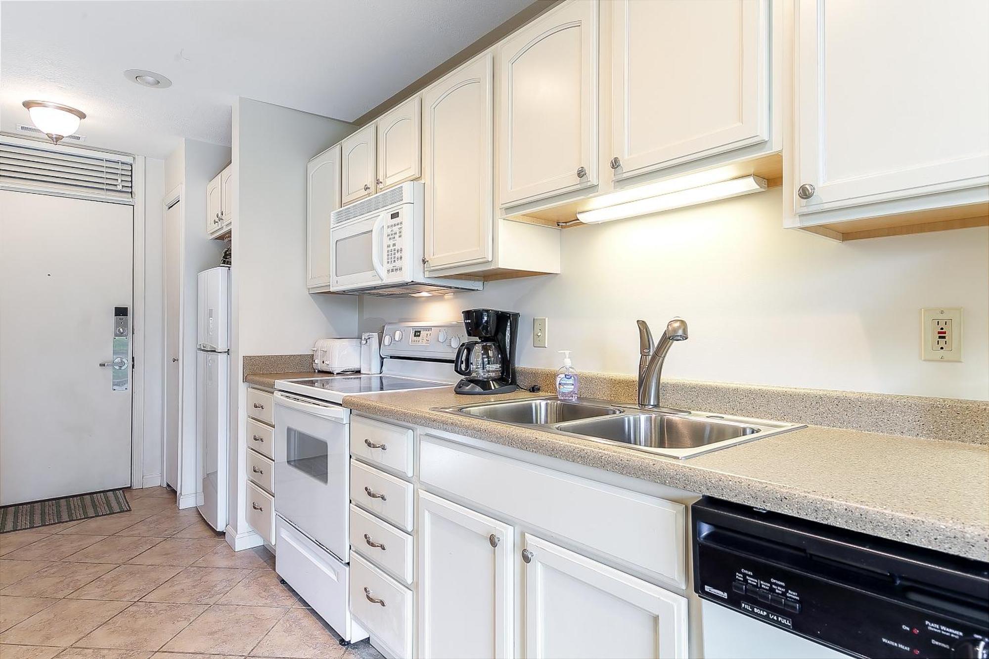 Beautiful 2 Bedroom Lakeside Condo At The Shores Traverse City Exterior foto